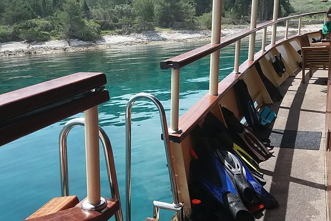 All Inclusive Brac and Solta islands swimming cruise - Meeting at Obala Lazareta (Dock 7) and boarding the Polaris