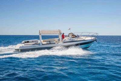 Blue cave & Hvar, 5 islands speed boat tour with unique boats from Split - Meeting at Republic Square (Prokurative) and why the 7:00am start helps