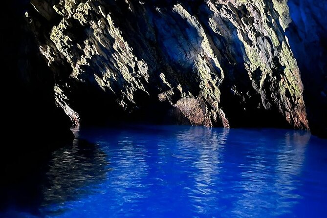 Blue Cave & Island Escape: A Unique 6-Island Adventure from Split - Hvar Town: where the day slows down for lunch and wandering