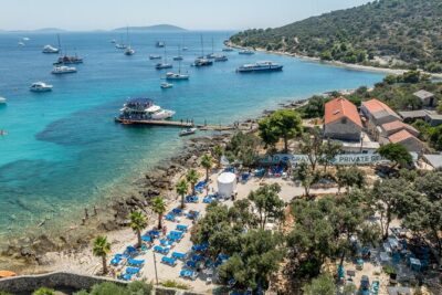 Blue Lagoon & 3 Islands Cruise with Lunch from Split - What the Cruise Day Is Like on the Boat