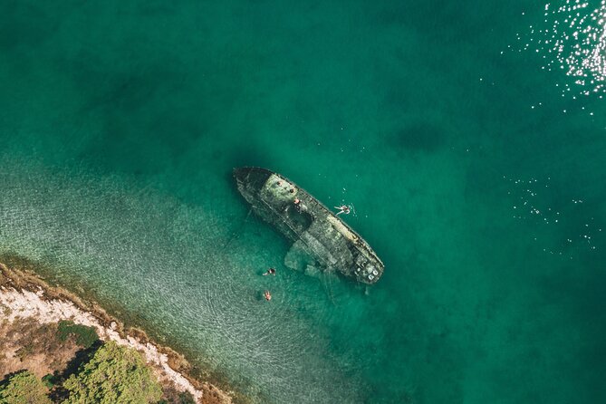 Blue Lagoon & 3 Islands Private Boat Tour - Stop Three: Solta’s Necujam Bay, Lunch Options, and a Shipwreck Moment