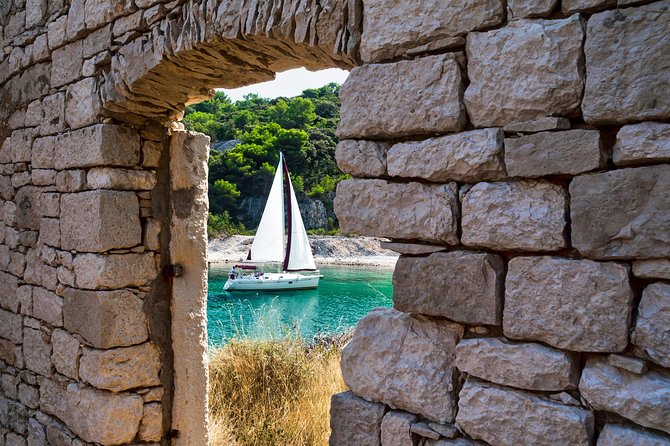 Brac Island One-Day Trip with the Sailboat Nana - Private Tour - Practical tips for an easy, comfortable day on Nana