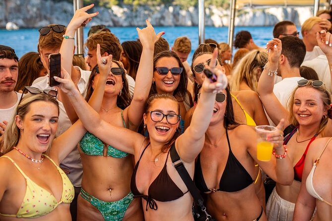Captain’s Boat Party Split–Blue Lagoon Swim Stop + Free Shots &DJ - Key highlights at a glance