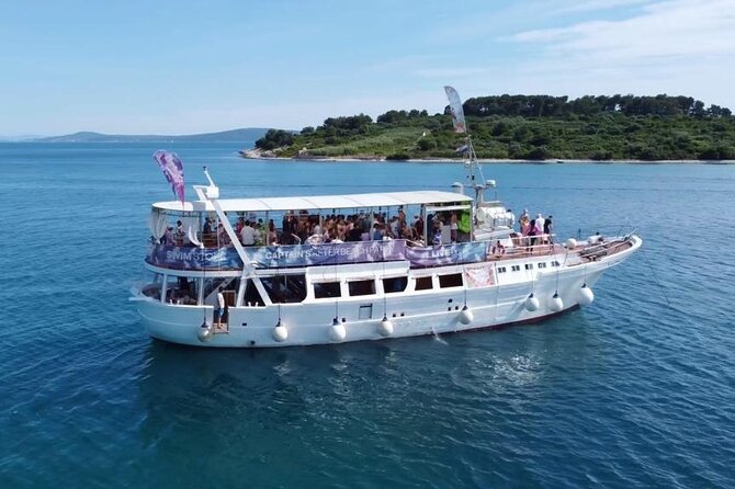 Captain’s Boat Party Split–Blue Lagoon Swim Stop + Free Shots &DJ - The Blue Lagoon swim stop: your one big water break