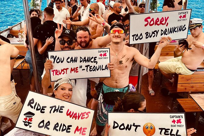 Captain’s Boat Party Split–Blue Lagoon Swim Stop + Free Shots &DJ - Group size, social energy, and who this suits best