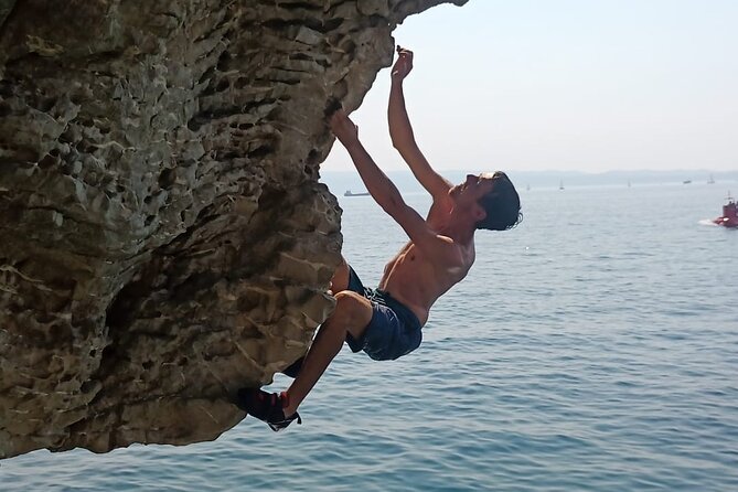 Deep Water Solo and Cliff Jumping Tour in Split - Why deep water solo outside Split feels different