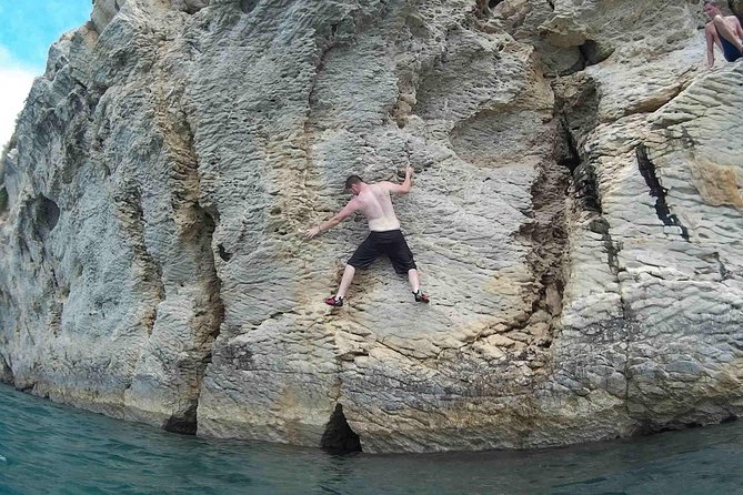 Deep Water Solo and Cliff Jumping Tour in Split - What to bring: your kit for a warm morning and a wet finish