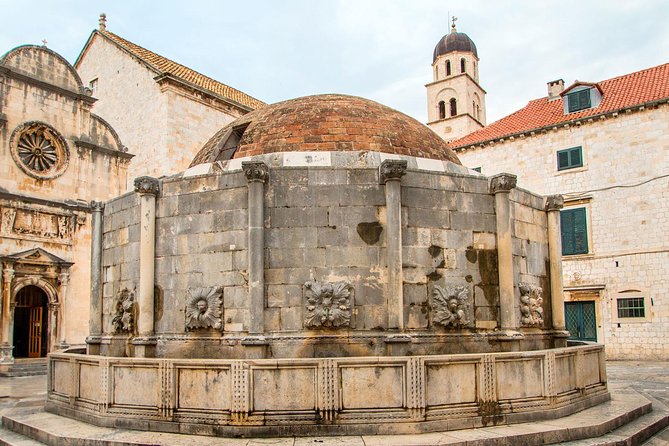 Dubrovnik Guided Group Tour with Ston Oyster tasting from Split & Trogir - The Ston oyster stop: fun break or a budget surprise?
