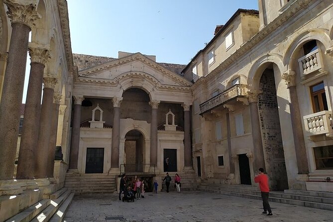 Experience Split With Local Professional Historian - Small Group - Diocletian’s Palace overview: from emperor’s home to medieval city