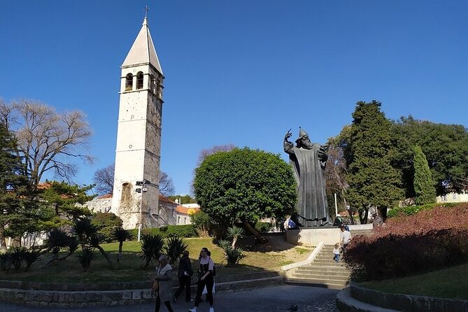 Experience Split With Local Professional Historian - Small Group - Golden Gate: the easiest place to start your palace story