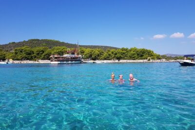 From Split: Half-Day Blue Lagoon and 3 Islands Boat Tour - Cruising past Drvenik Mali: the easy scenic break between stops