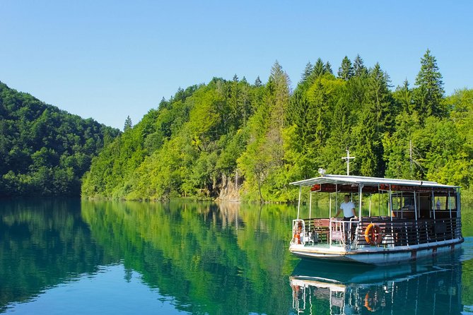 From Split: Plitvice Lakes National Park Guided Tour - Upper lakes to lower lakes: how the experience changes as you move