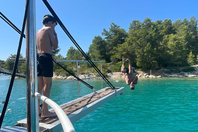 Full Day Boat Tour, Blue Lagoon and Šolta with lunch&drinks - What You Eat and Drink: Included Meals on the Water