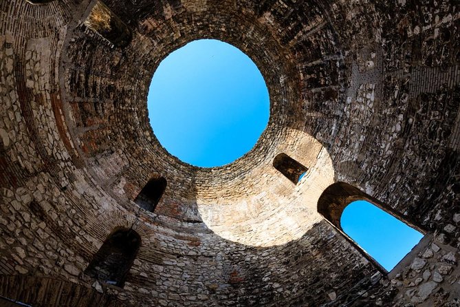 Game of Thrones Tour Split - City Of Dragons - The Guides: Local Passion Plus Show Credits