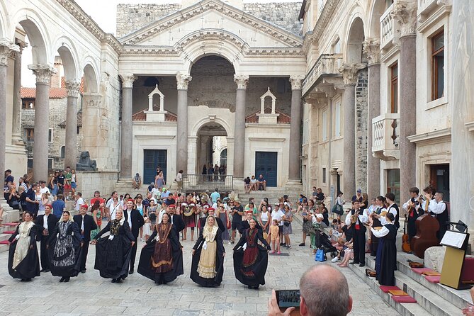 History Split Walking Tour in French -Small group - Why Diocletian’s Palace Makes Split Make Sense