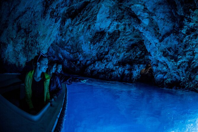 Luxury Blue Cave & 5 Islands Tour from Split - Split departure at 7:30: the Riva Harbor rhythm