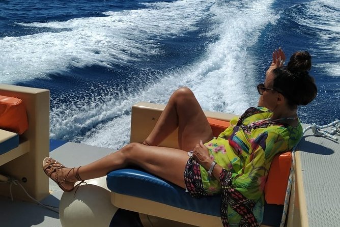 Luxury Blue Cave, Hvar and Vis Boat Tour from Split and Brac - Timing, rough water, and how the crew adjusts for safety
