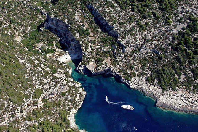Luxury Boat - Blue Cave From Split Island-Hopping Full-Day Cruise, Hvar, Vis - Milna Lunch and Swim on the Way to Hvar