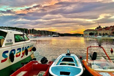 Magical Blue Cave and Hvar Tour from Split and Brac - The Blue Cave Moment: Ducking In, Boat Arrivals, and Ticket Reality