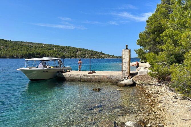 Private Blue Lagoon and Hidden Bays tour from Split & Brac for 12 - What you get for your money: snorkeling gear, water, WiFi