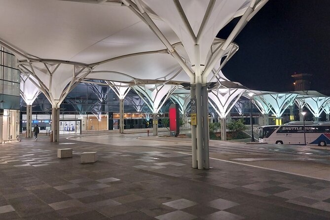 <strong>Private Door to Door Airport Split Transfer up to 15 People</strong> – Quick Highlights’ /></p>
<ul>
<li><strong>Meet you by name at arrivals</strong> with a tablet or paper sign</li>
<li><strong>Driver helps with luggage</strong> right after check-out</li>
<li><strong>Door-to-door dropoff</strong> to your accommodation or another requested spot</li>
<li><strong>English communication</strong> for easier planning on arrival day</li>
<li><strong>Route context en route</strong> through Kaštela and Solin, with Q&A</li>
<li><strong>Private group only</strong> so you do not share time with strangers</li>
</ul>
<h2 id="meet-and-greet-that-saves-your-first-20-minutes">Meet-and-Greet That Saves Your First 20 Minutes</h2>
<p><img src=