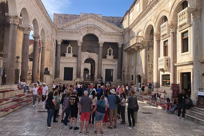 Private History Split Walking Tour in English - Stop 2: the Vestibulum (where palace life gets human)