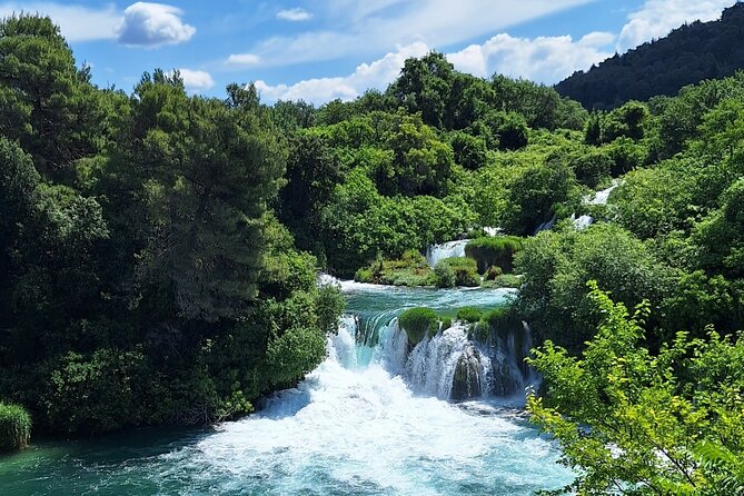 Private Krka Waterfalls Day Trip from Split including Wine Tasting & Lunch - Lunch and Wine in Plastovo: The Family Winery Stop