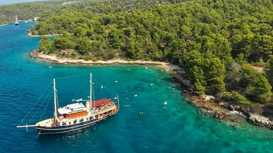 Split: All inclusive Brač & Šolta Island Swimming Cruise - Meeting the Boat Polaris in Split: Obala Lazareta 3 by Gat Svetog Nikole