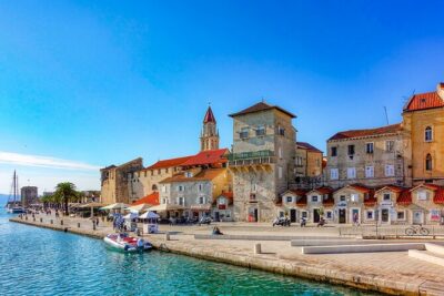 Split and Trogir Half Day Guided tour - Meeting at Golden Gate: Your Starting Point and Orientation