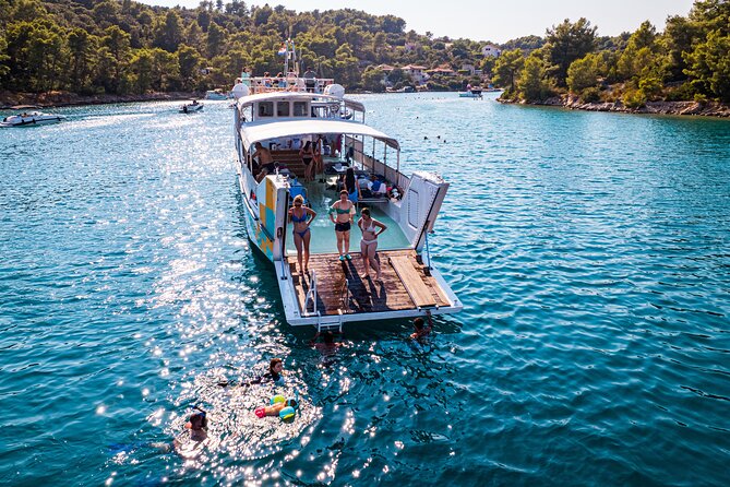 Split: Blue Lagoon, 3 Island Boat Tour & Mediterranean Lunch - Food and Drinks: Mediterranean Lunch plus What to Bring