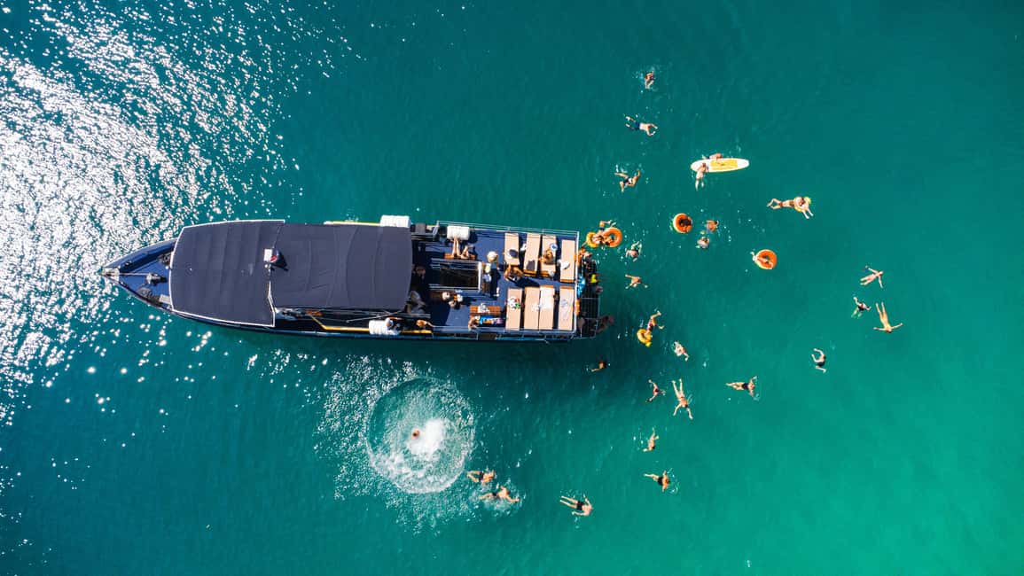 Split: Blue Lagoon, Shipwreck, & Šolta with Lunch & Drinks - Itinerary reality check: how the day flows (without feeling rushed)