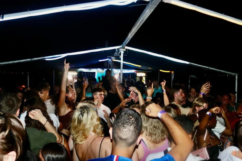 Split: Boat Crawl with Nightclub Access, Shots, & Boat Party - Rules, age limits, and practical tips for a smoother night