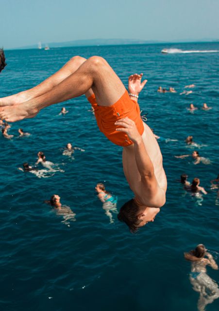 Split: Captain’s Boat Party – Blue Lagoon, DJ & Free Shots - DJ-Driven Fun and the Crew Who Keep It Moving