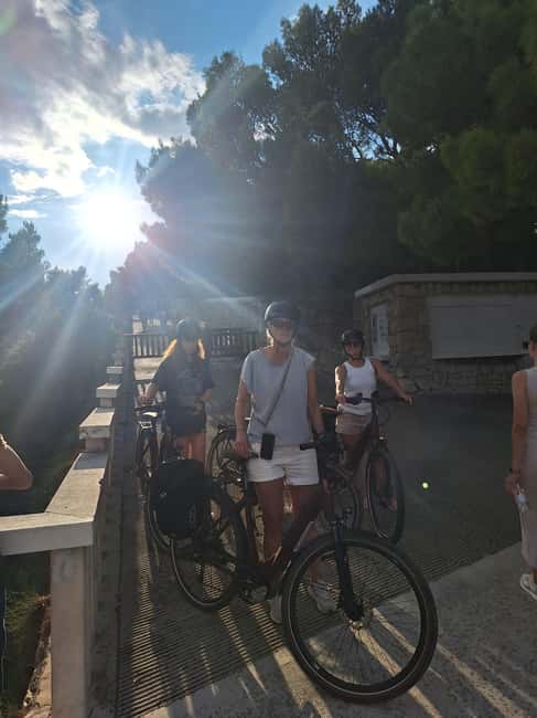 Split City & Marjan Park Electric Bike Tour - Starting at Plinarska 25: Varos, the National Theatre area, and a short safety talk