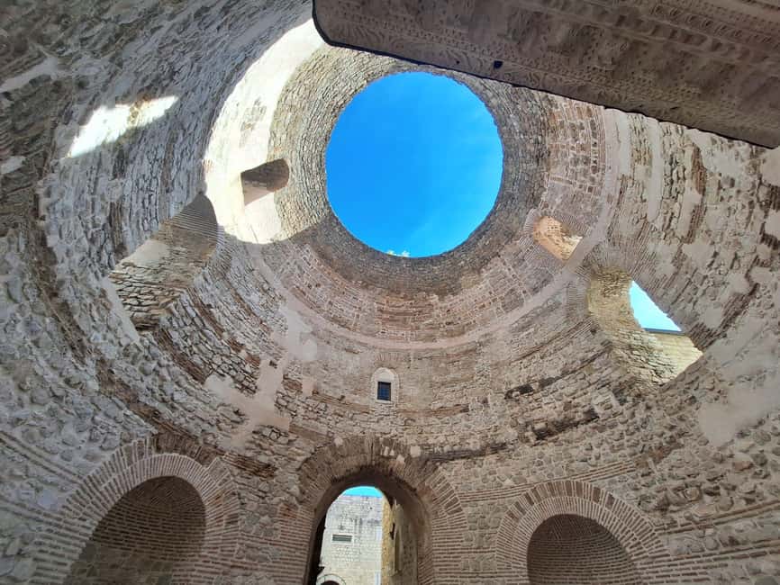 Split: City Walking Tour w/ Game of Thrones Locations - Peristil and Vestibul: palace geometry meets GoT scenes