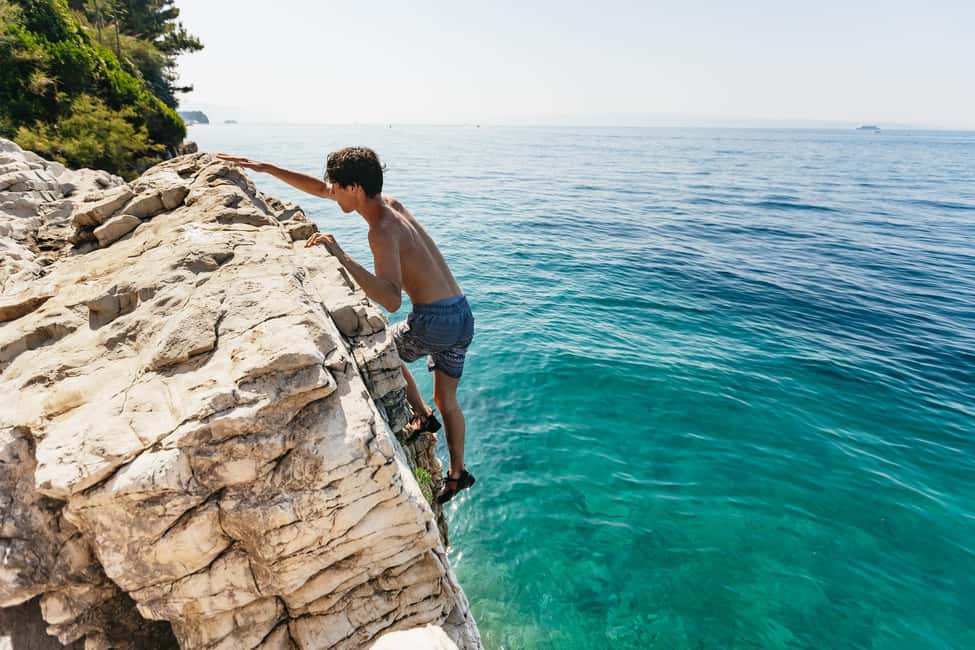 Split: Cliff Jumping & Deep Water Solo Tour - Choosing Your Route Difficulty Over the Sea