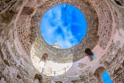 Split: Game of Thrones Small group Tour with Diocletian's Cellar - Meeting Point in Split and How the Tour Moves