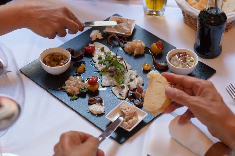 Split: Historical & Gastro Treasures Tour with Green Market - Konoba lunch: Seafood starter, pasta variety, and black risotto