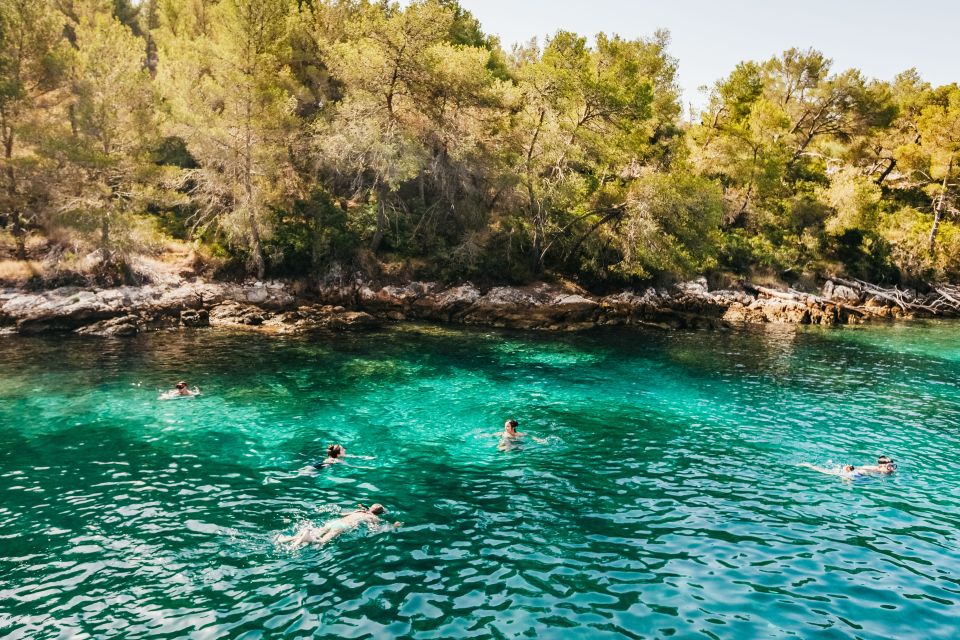 Split: Hvar, Pakleni, Brač & Šolta All-inclusive Tour - A 10-hour island loop that turns Split into sea time