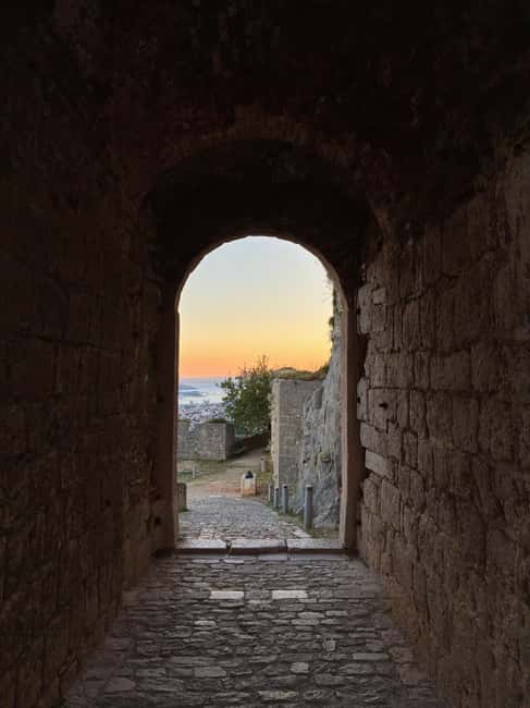 Split: Klis Sunset Sightseeing Bus Tour - Sunset views over Split: what you can expect from the viewpoint
