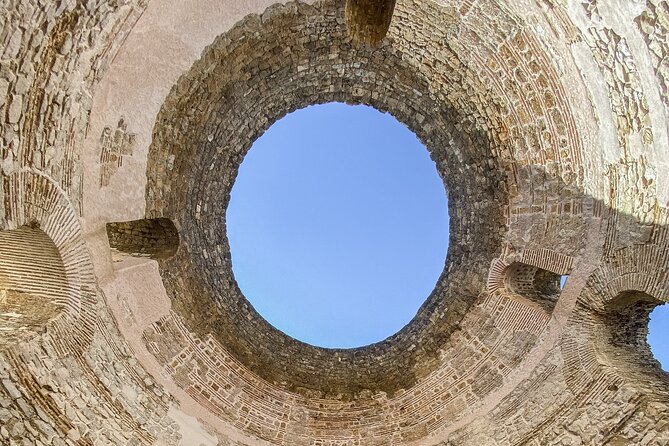 Split Palace & Old Town -Private walking tour- Entrance included - Ending at Procurative: a Venice-style square to rest in
