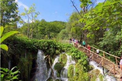 Split: Plitvice Lakes Guided Day Tour with Entry Tickets - Upper Lakes trails: wooden paths, birdsong, and your first wow-factor