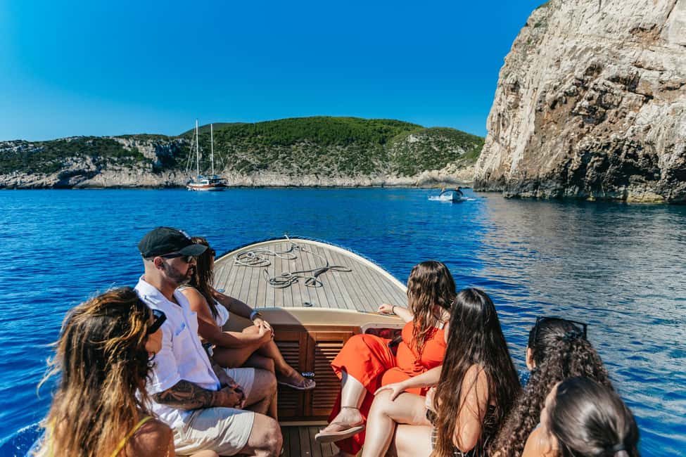Split/Trogir: Blue Cave, Mamma Mia, Hvar and 5 Island Tour - Meeting points and the flow of the day