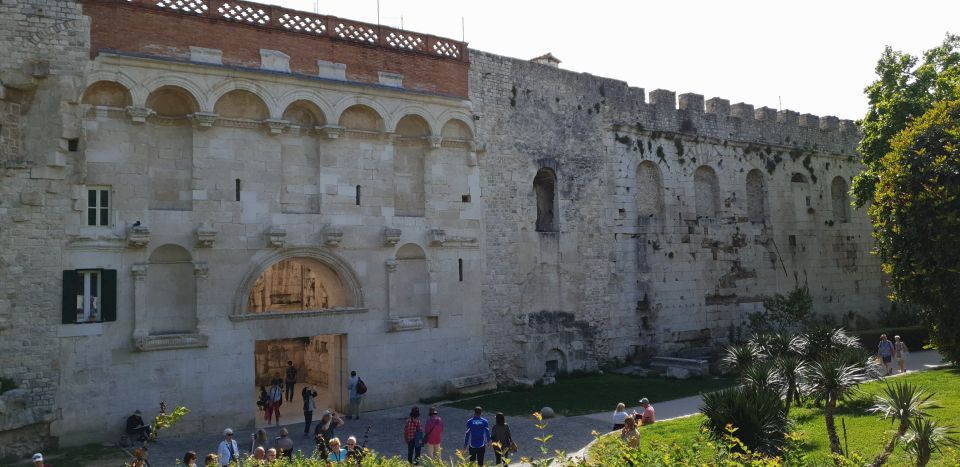 Split: Walking tour of Split with a 'Magister' of History - Cellars and basement halls: the hidden machinery under the palace