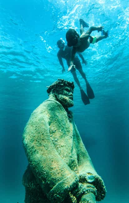Trogir: Boat tour to Unique underwater museum - The private beach phase: loungers, umbrellas, and a slow landing