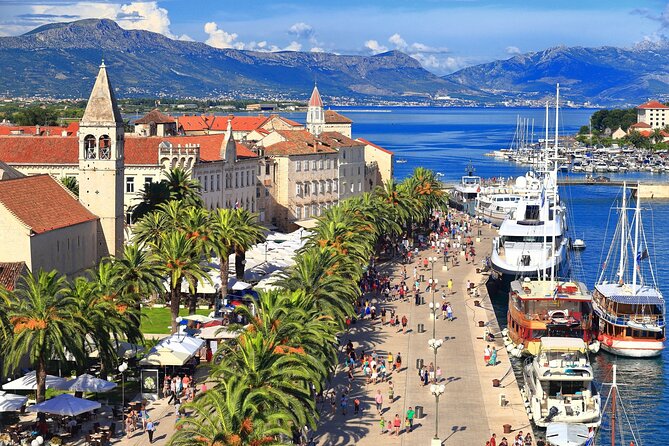 Trogir walking tour with a local guide - St. Lawrence Cathedral (1213) and Radovan’s Portal: the wow start