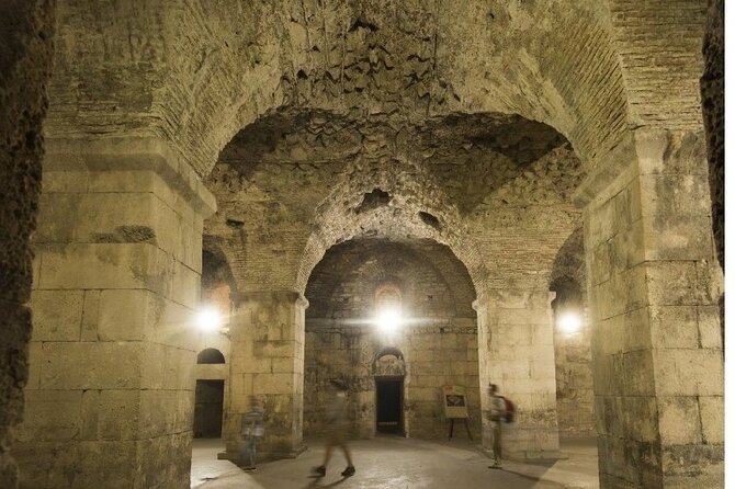 YOUR BEST PRIVATE TOUR - amazing Split and Diocletian's palace - Peristyle to Vestibulum: short stops that add up
